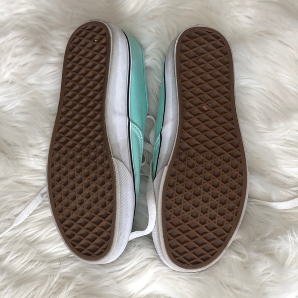 Vans - Picture 3 of 4